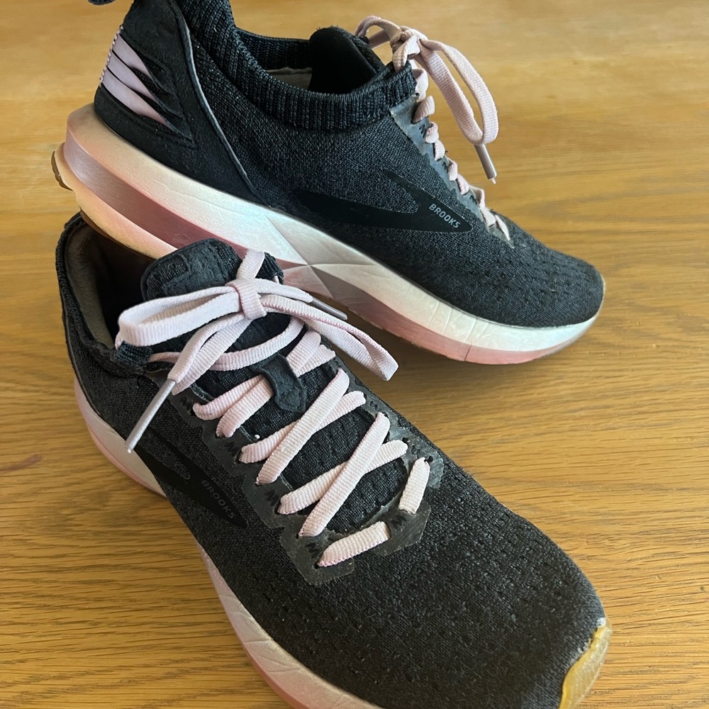 Brooks Women's Levitate